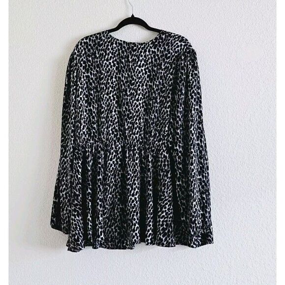 Torrid Peplum Satin Button Front Long Sleeve Top Size 3X - Picture 8 of 10